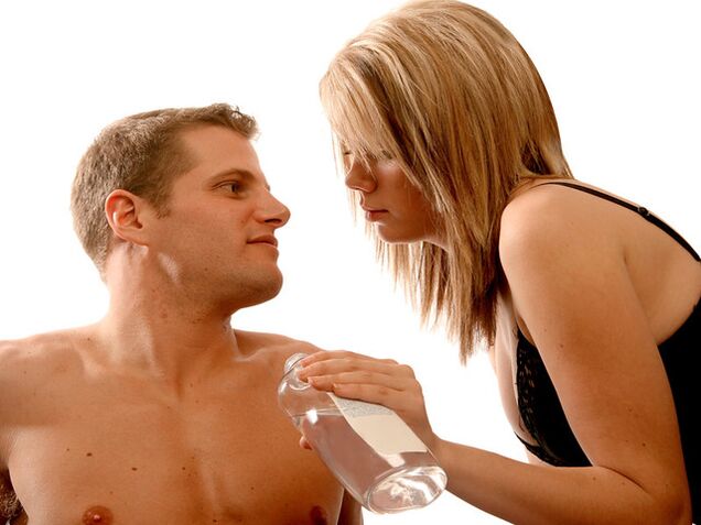 ペニスを大きくするには、運動中にマッサージオイルを使用する必要があります。